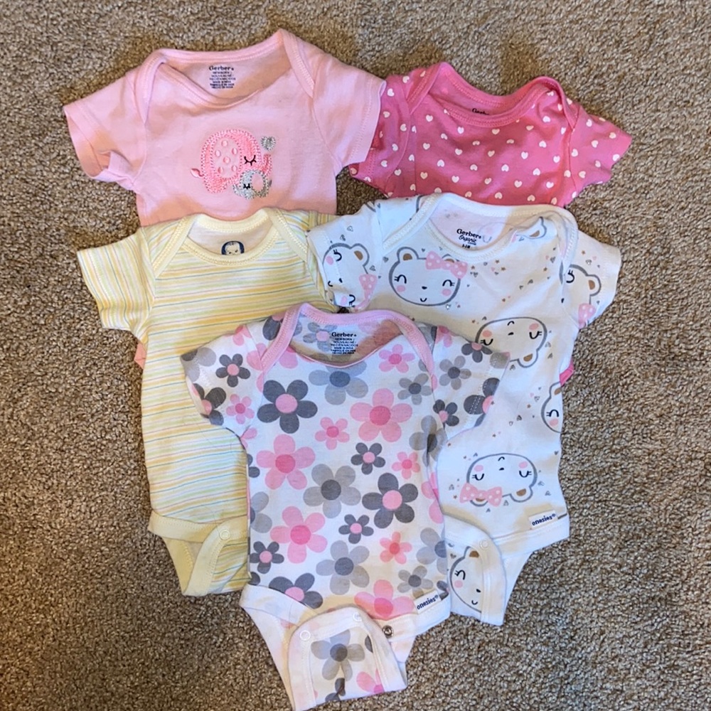 Bundle of (5) NB Gerber Onesies